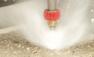 Mit der Kraft des Wassers: Untergrundvorbereitung auf Beton