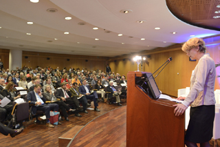 Marianne Wenning am Rednerpult, Blick ins Publikum