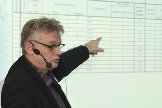 Ludger Wördemann (Stadt Rheda-Wiedenbrück) erläutert sein Datenkonzept.