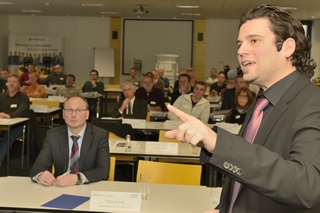 Dr.-Ing. Sissis Kamarianakis (IKT): Frische Forschungsergebnisse zu Abwasserdruckleitungen