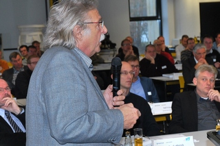 Thomas Sürder von der Bezirksregierung Detmold erläutert die neue SüwVO Abwasser.