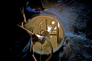 Sewer pipe rehabilitation with Seamless Liner