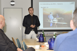 Stefan Bretz während seines Vortrags