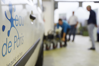 Das MAC wird in das Fahrzeug geladen.