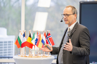 Prof. Dr.-Ing. habil. Bert Bosseler brings scientific authority, practical relevance and international perspective to the CSPE programme.