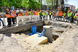 Regenwasser vorreinigen und rückhalten mit Elementen aus Steinwolle (Rockflow®-System)