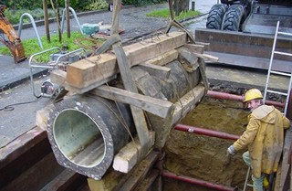 Ausbau eines Schlauchliners mitsamt Altrohr für Untersuchung